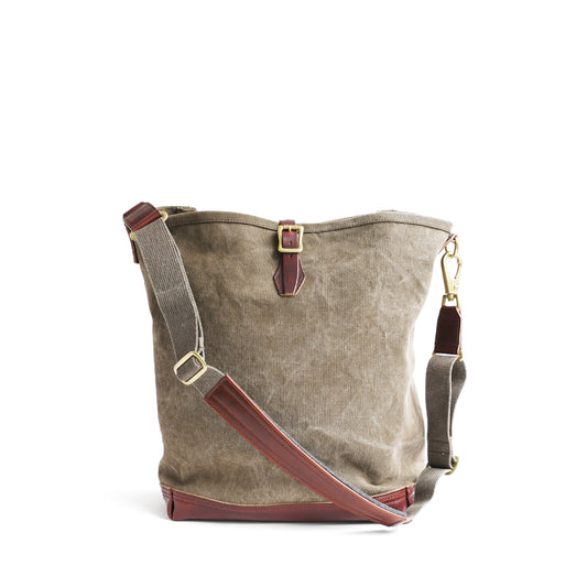 ONE STRAP CARRY-ALL (06)